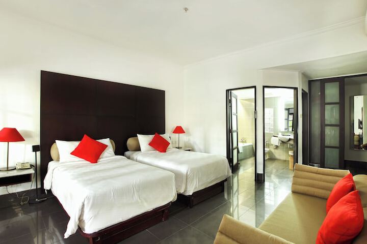 Room 15 of 52