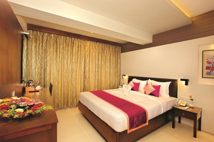 Room 12 of 33
