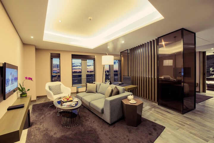 Room 14 of 37