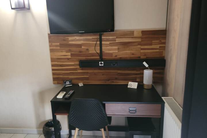 Room 64 of 143