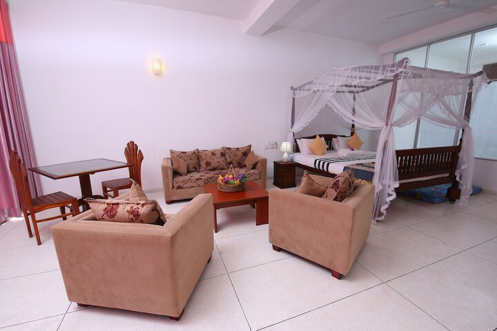 Room 9 of 31