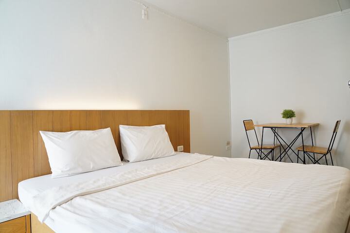 Room 16 of 60