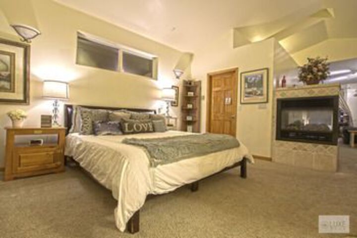 Room 15 of 33