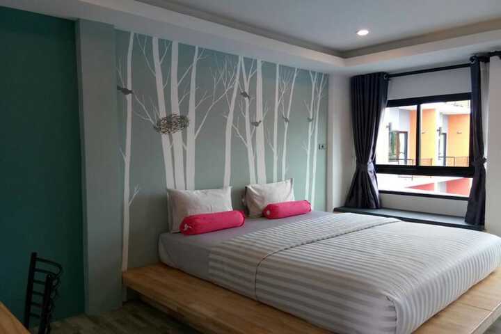 Room 4 of 33
