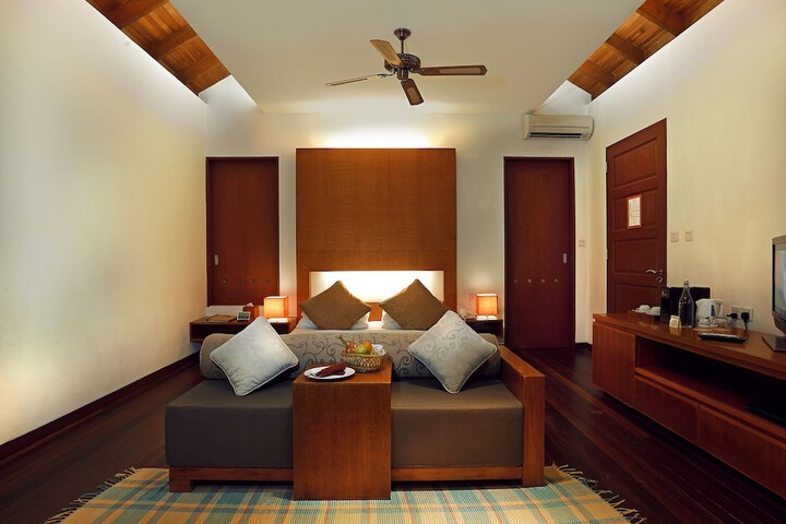Room 6 of 72