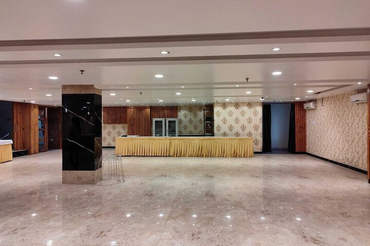 Ballroom/Hall 10 of 13