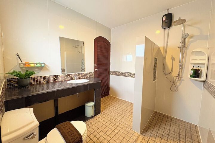 Room 142 of 211