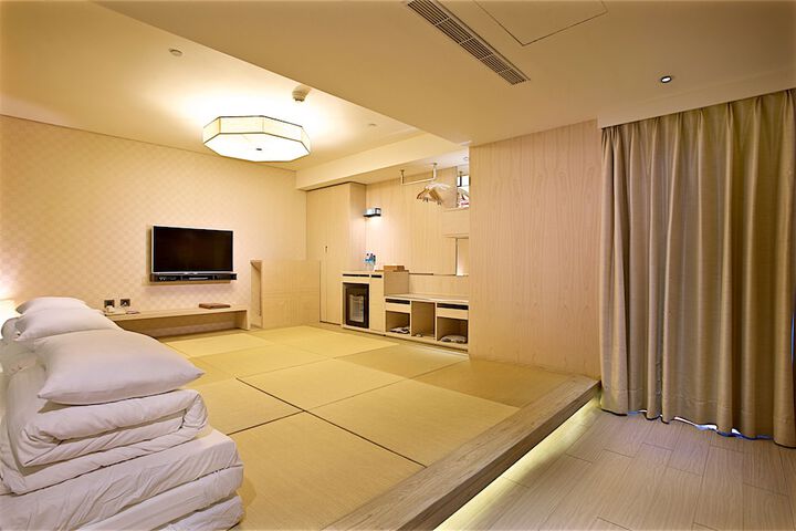 Room 27 of 100