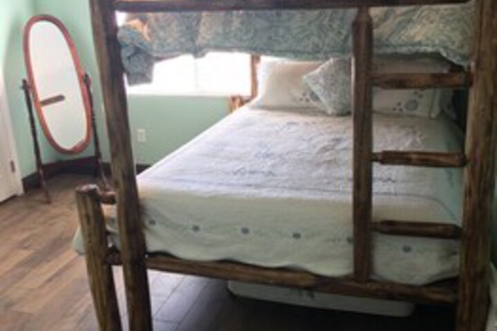 Room 34 of 39
