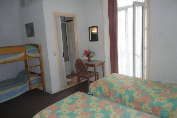 Room 13 of 17