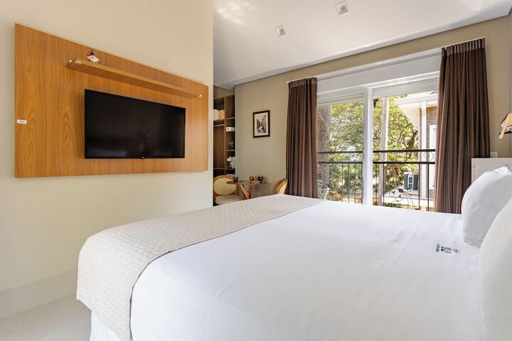 Room 43 of 218