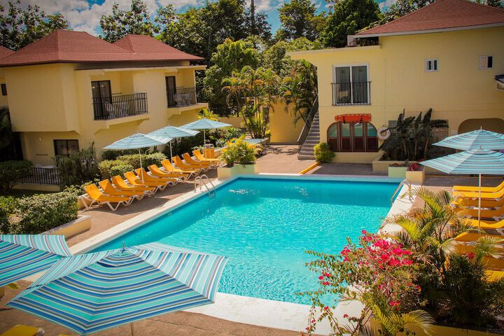Hotel Pool