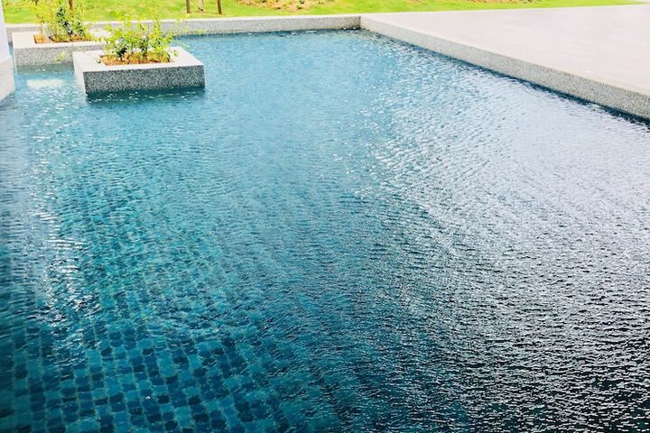 Pool 30 of 40