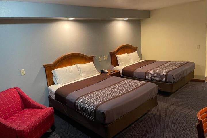Deluxe Room 2 Queen Beds (3 of 5)