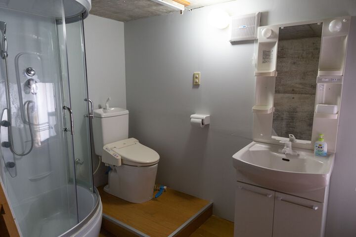 Room 12 of 48