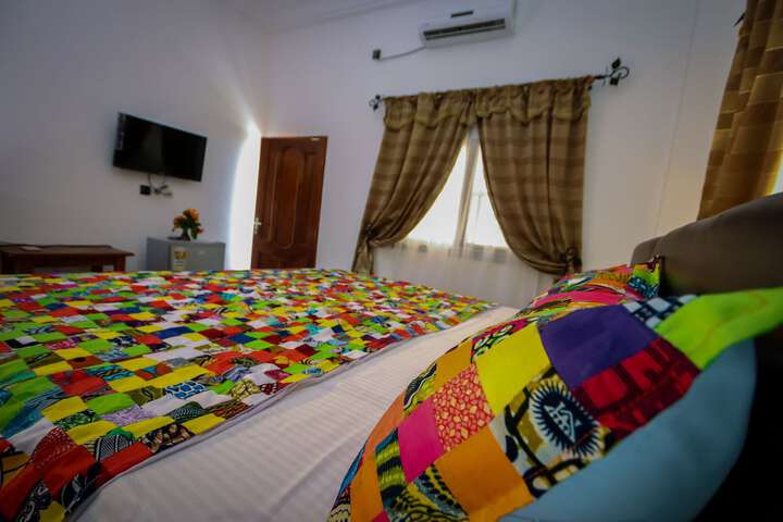 Room 17 of 66
