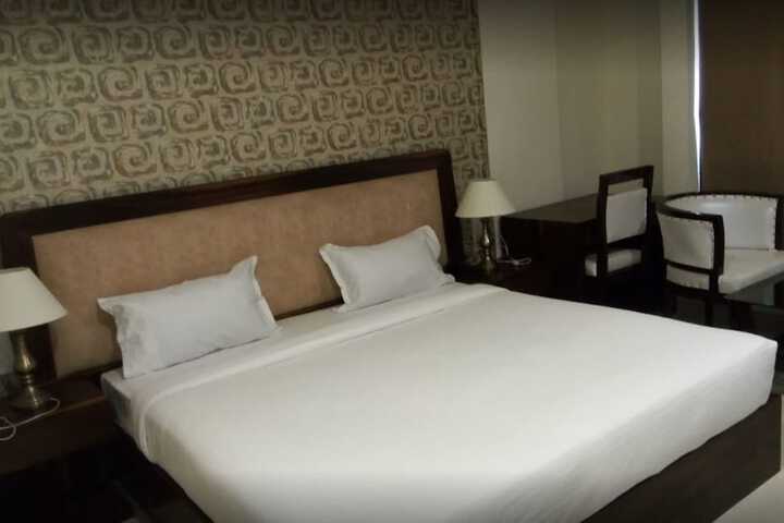 Room 3 of 8