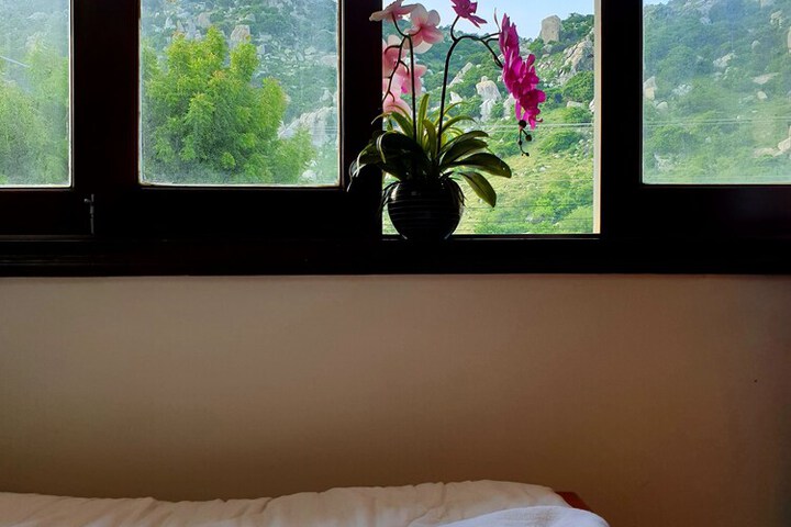 Room 25 of 39