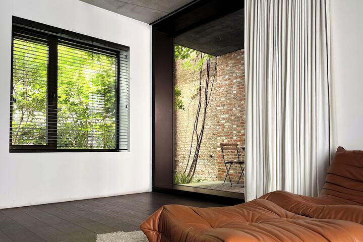 Room 15 of 37