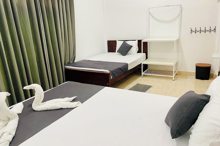 Room 12 of 25