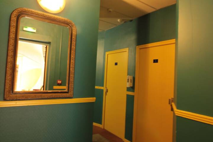 Handrails in hallways