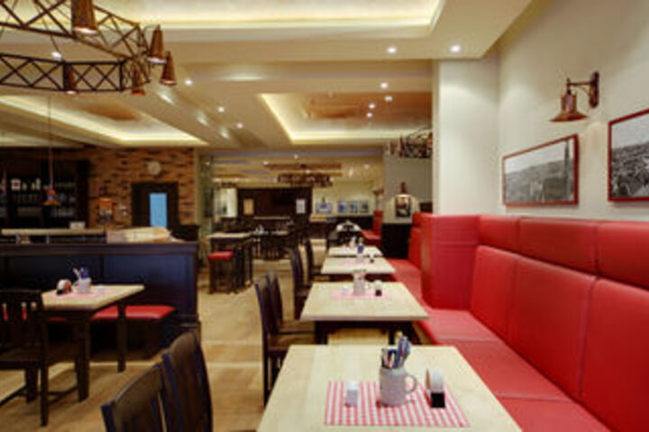 Dining 54 of 59