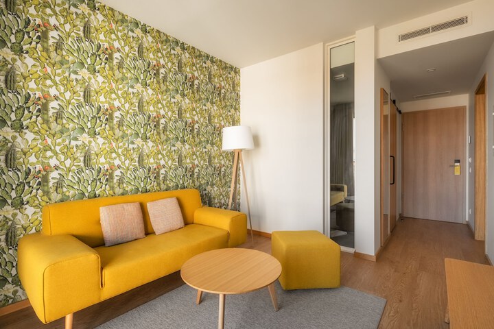Room 18 of 60