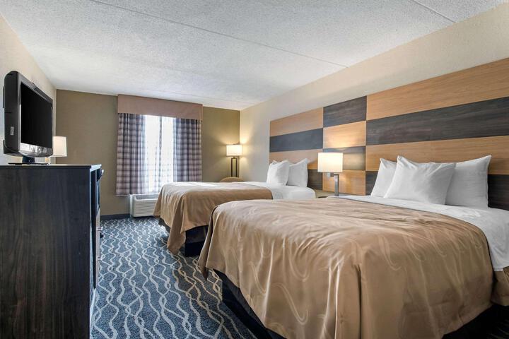 2 Double Beds (1 of 12)
