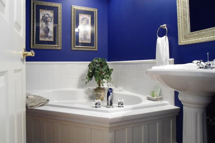 Clean Restrooms