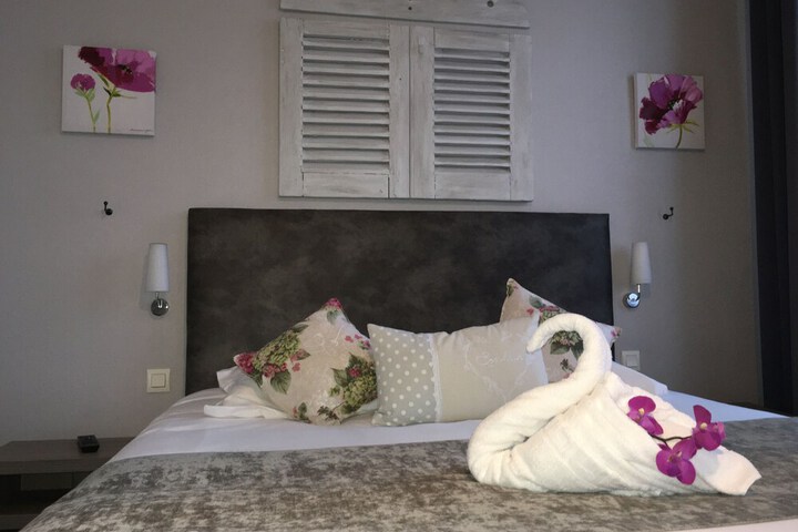 Room 25 of 74