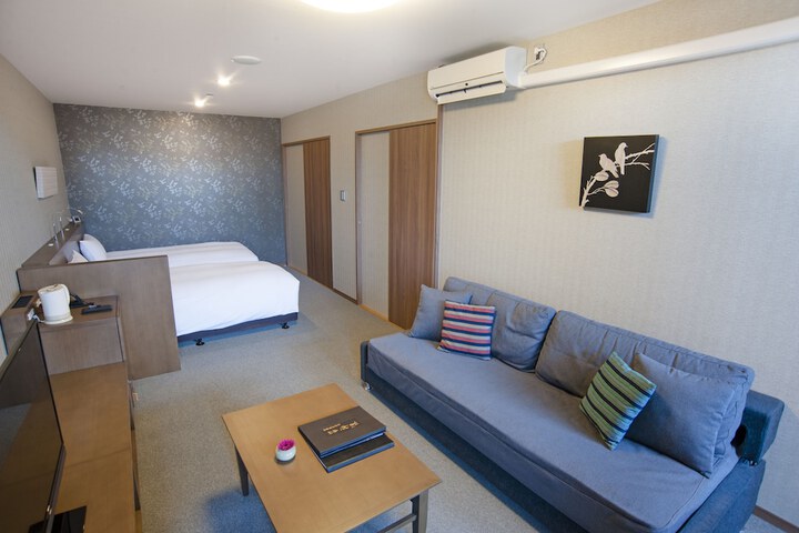 Room 8 of 47