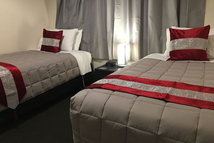 Room 13 of 37