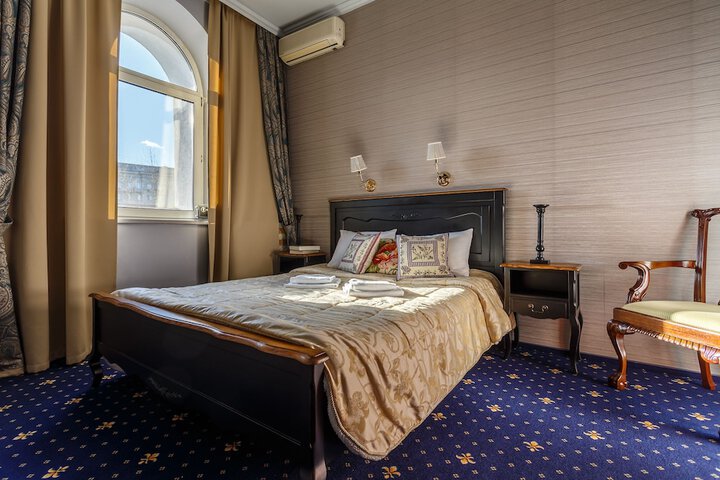 Room 30 of 49