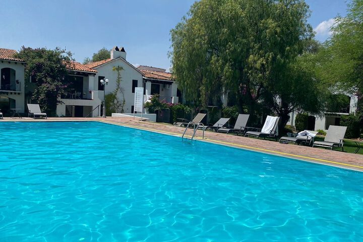 Hotel Pool