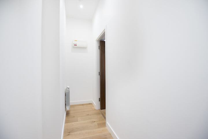 Room 4 of 31