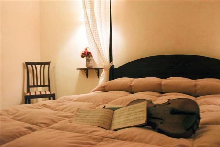 Room 10 of 35
