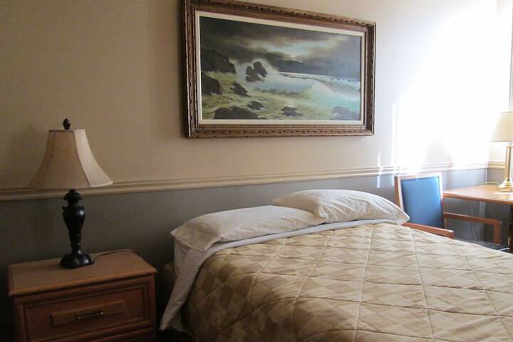 Room 2 of 29