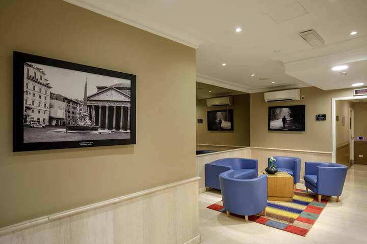 Entrance & Lobby