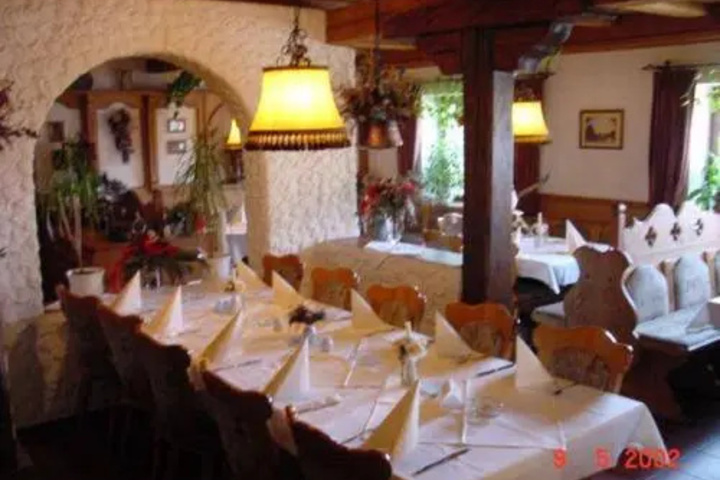 Dining 4 of 4