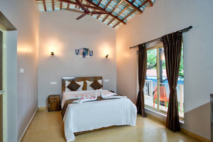 Room 4 of 30