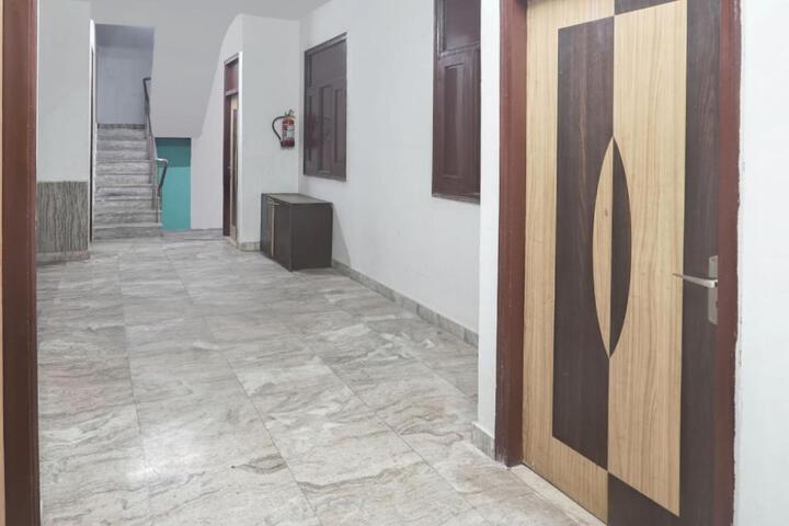 Hotel O Ginni