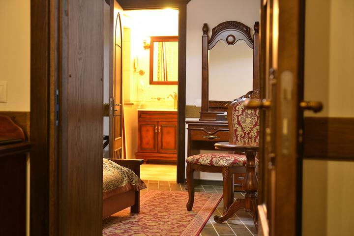 Room 11 of 75