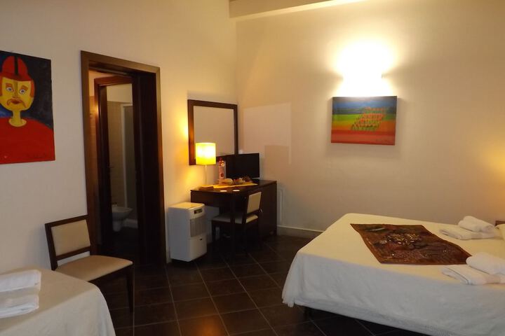 Room 4 of 41