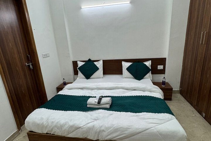 Room 21 of 37
