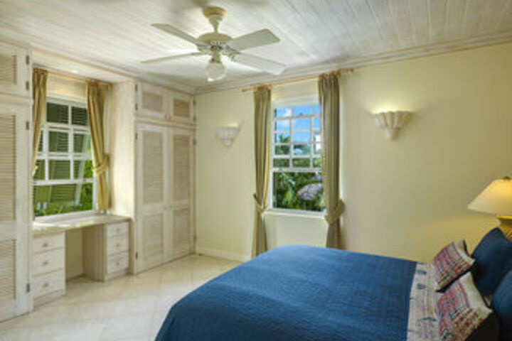 Room 4 of 10