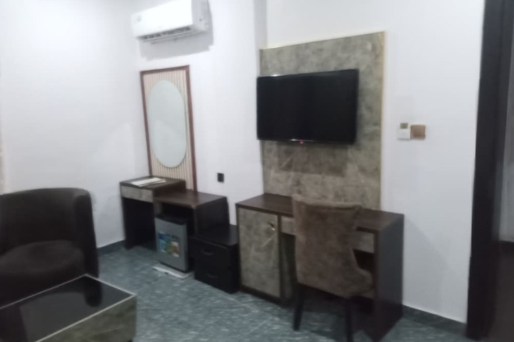 Room 57 of 104