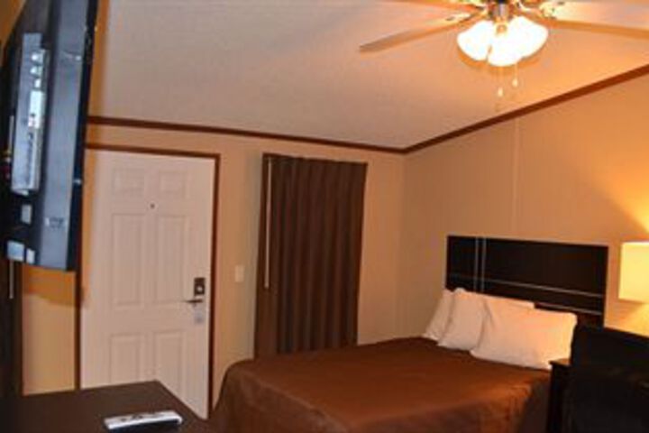 Hotel Suite Photo