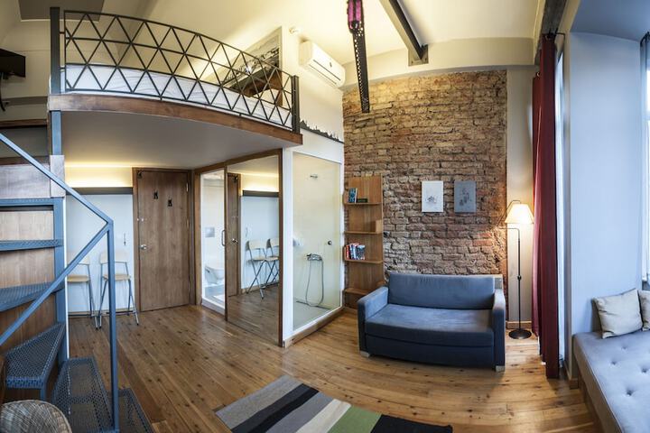 Room 12 of 73