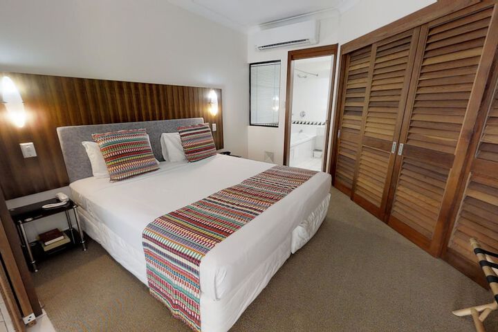 Room 8 of 61