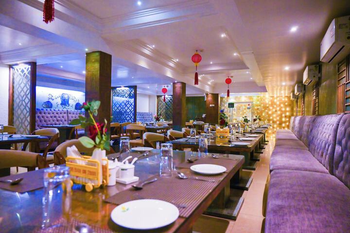 Dining 95 of 130